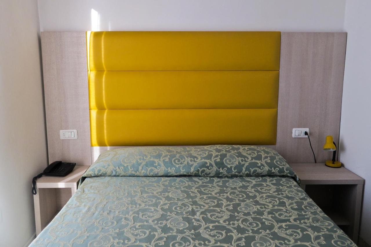 Hotel Gabbiano Riccione Esterno foto
