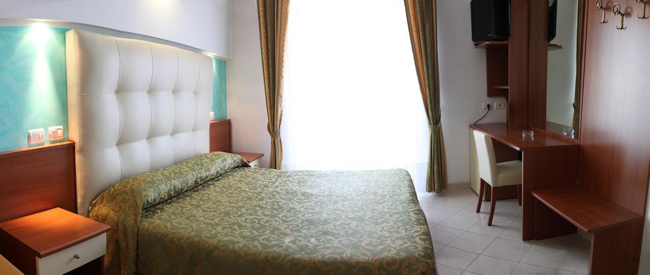 Hotel Gabbiano Riccione Esterno foto